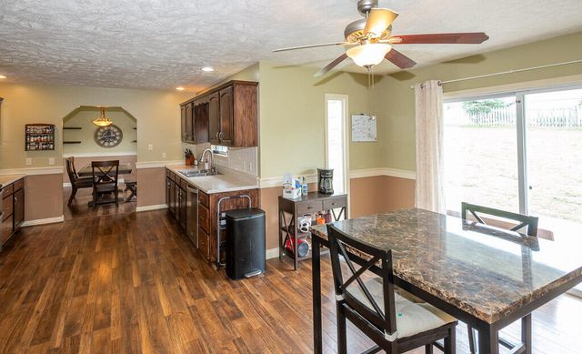 1987 W Arlington Street, Springfield, MO 65810