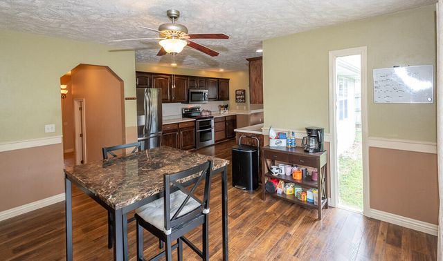 1987 W Arlington Street, Springfield, MO 65810