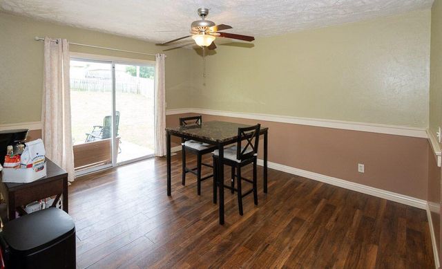 1987 W Arlington Street, Springfield, MO 65810