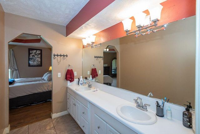 1987 W Arlington Street, Springfield, MO 65810