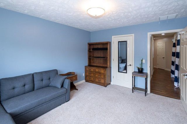 1987 W Arlington Street, Springfield, MO 65810