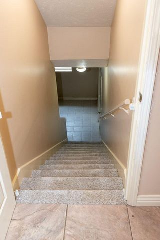 1987 W Arlington Street, Springfield, MO 65810
