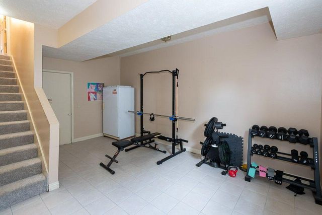 1987 W Arlington Street, Springfield, MO 65810