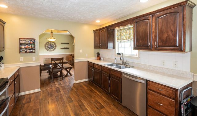 1987 W Arlington Street, Springfield, MO 65810