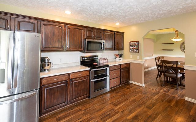 1987 W Arlington Street, Springfield, MO 65810
