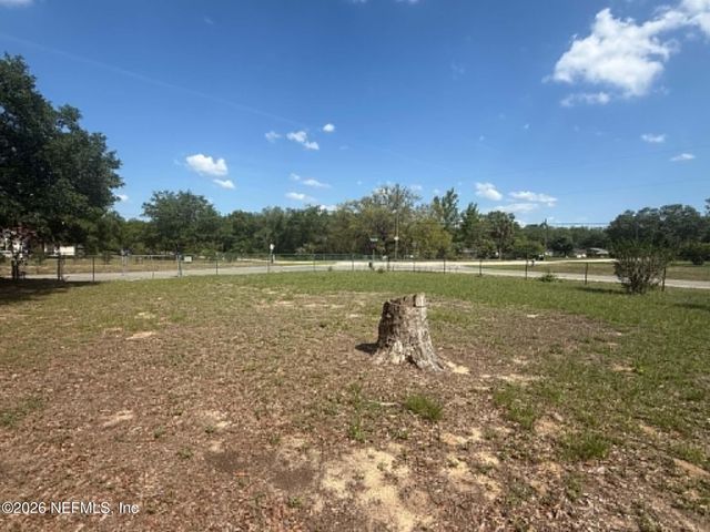 412 64TH Street, Interlachen, FL 32148