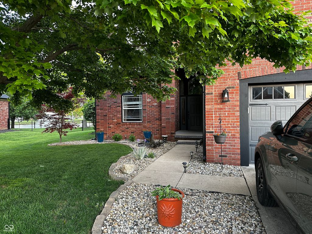 651 Leah Way, Greenwood, IN 46142