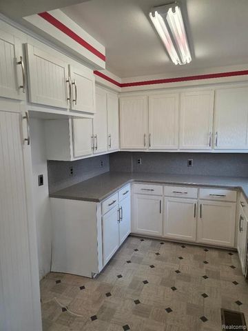 32620 Maplewood Street, Garden City, MI 48135