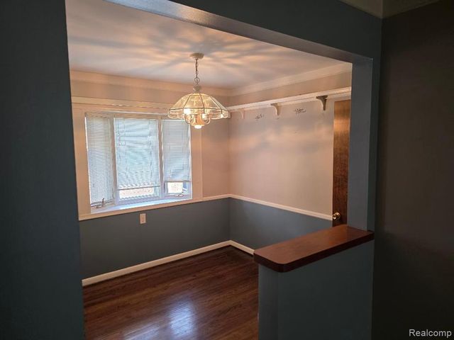 32620 Maplewood Street, Garden City, MI 48135