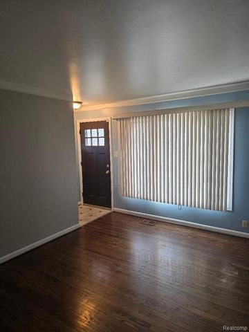 32620 Maplewood Street, Garden City, MI 48135