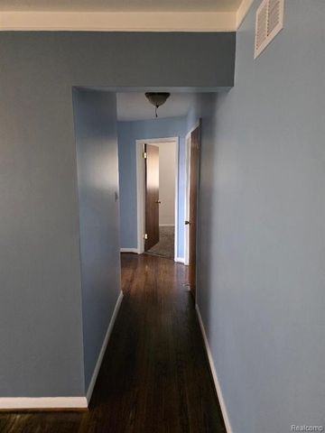 32620 Maplewood Street, Garden City, MI 48135