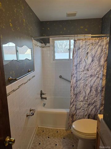 32620 Maplewood Street, Garden City, MI 48135