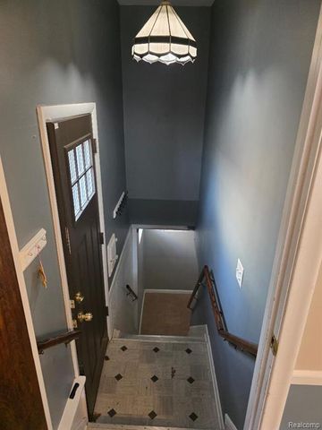 32620 Maplewood Street, Garden City, MI 48135