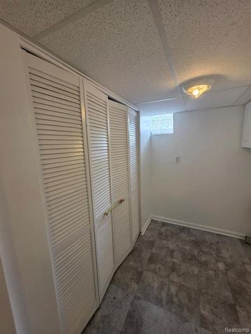 32620 Maplewood Street, Garden City, MI 48135