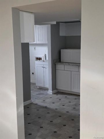 32620 Maplewood Street, Garden City, MI 48135