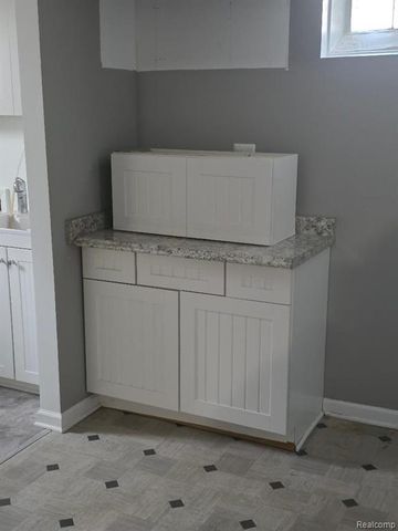 32620 Maplewood Street, Garden City, MI 48135