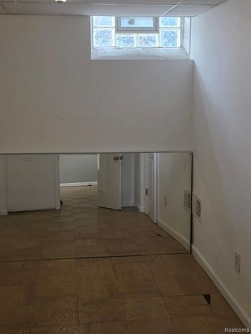 32620 Maplewood Street, Garden City, MI 48135