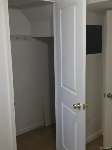 32620 Maplewood Street, Garden City, MI 48135