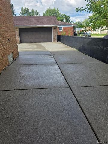 32620 Maplewood Street, Garden City, MI 48135