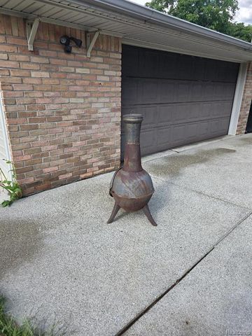 32620 Maplewood Street, Garden City, MI 48135