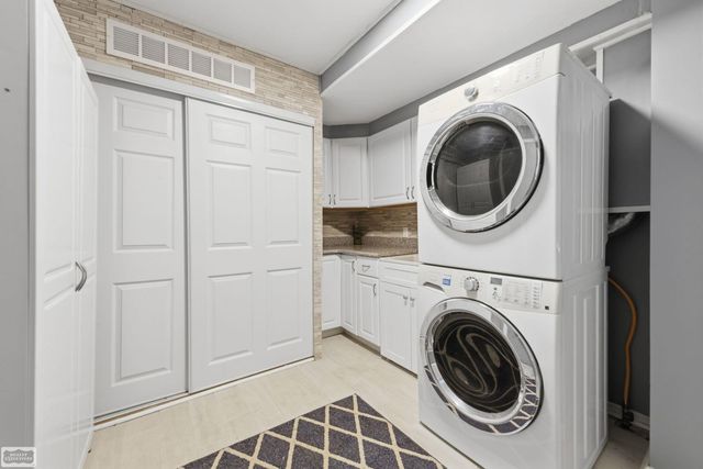 114 Interlochen Drive, Algonac, MI 48001