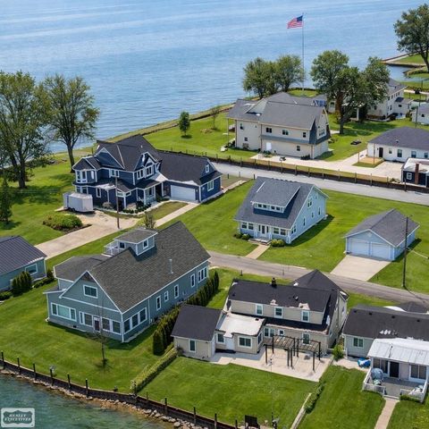 114 Interlochen Drive, Algonac, MI 48001