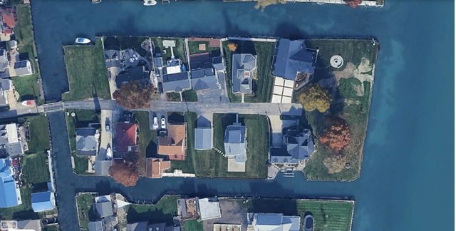 114 Interlochen Drive, Algonac, MI 48001