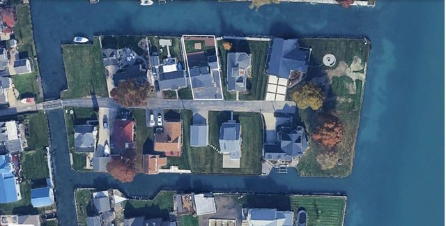 114 Interlochen Drive, Algonac, MI 48001