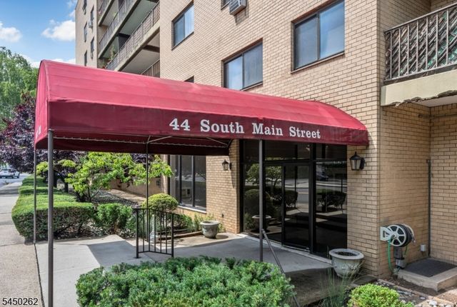 44 S Main St 6J, Lodi Boro, NJ 07644