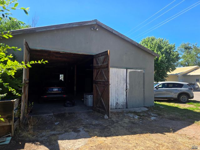 3035 PIONEER DR, Rapid City, SD 57703