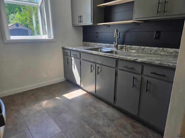3035 PIONEER DR, Rapid City, SD 57703