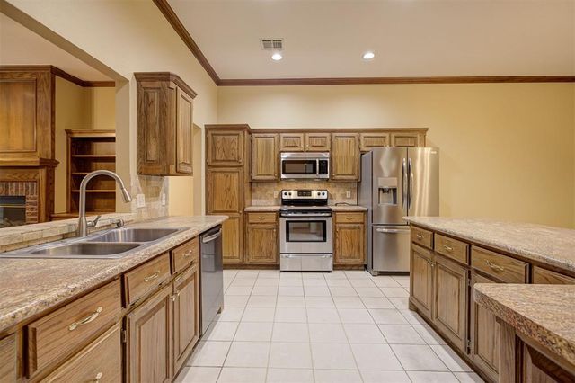 2320 Glenrock, Edmond, OK 73012
