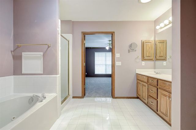 2320 Glenrock, Edmond, OK 73012