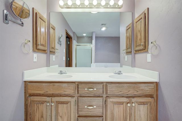 2320 Glenrock, Edmond, OK 73012