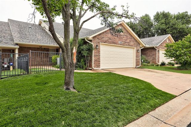 2320 Glenrock, Edmond, OK 73012