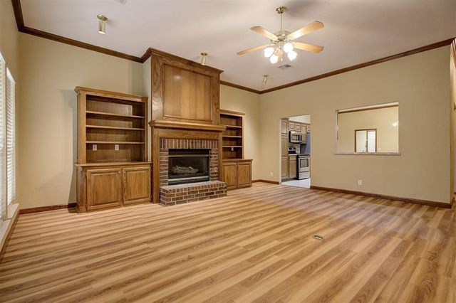 2320 Glenrock, Edmond, OK 73012