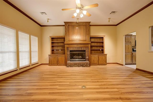 2320 Glenrock, Edmond, OK 73012