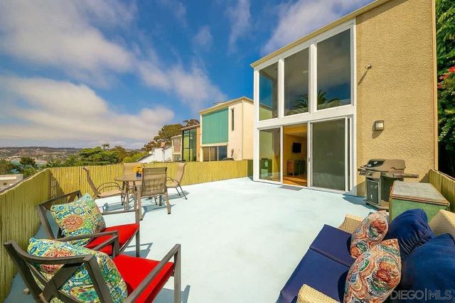 1520 Virginia, La Jolla, CA 92037