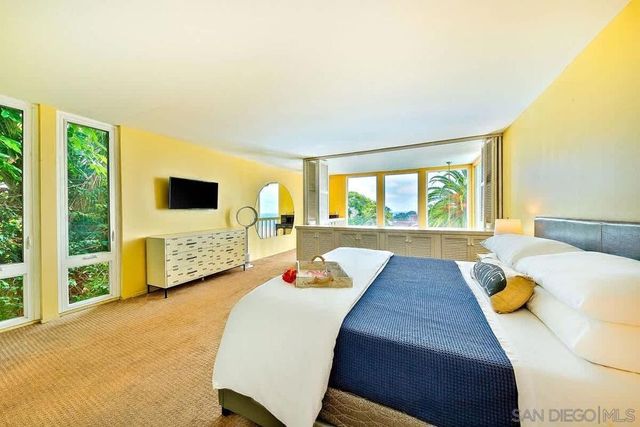 1520 Virginia, La Jolla, CA 92037