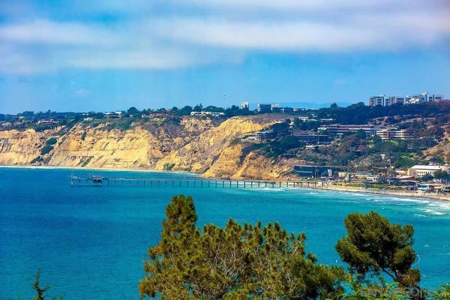1520 Virginia, La Jolla, CA 92037