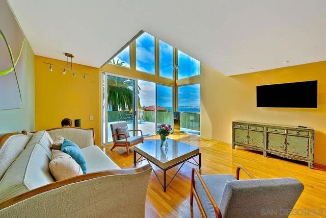 1520 Virginia, La Jolla, CA 92037