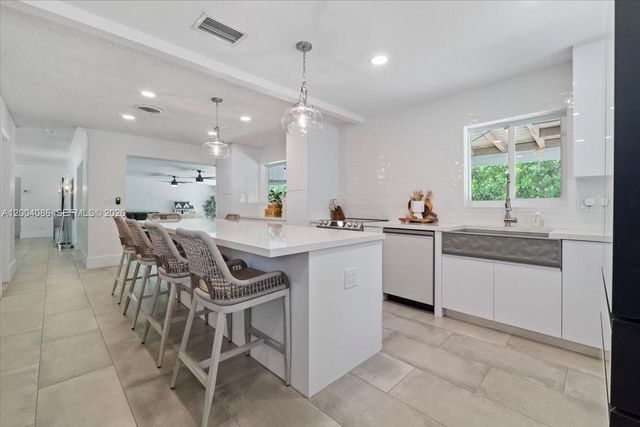 2632 NE 35th St, Fort Lauderdale, FL 33306