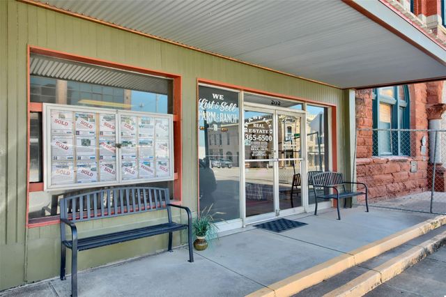 202 N Main ST N, Taylor, TX 76574