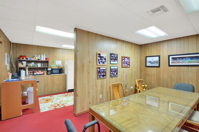 202 N Main ST N, Taylor, TX 76574