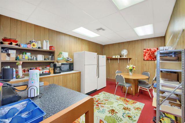 202 N Main ST N, Taylor, TX 76574