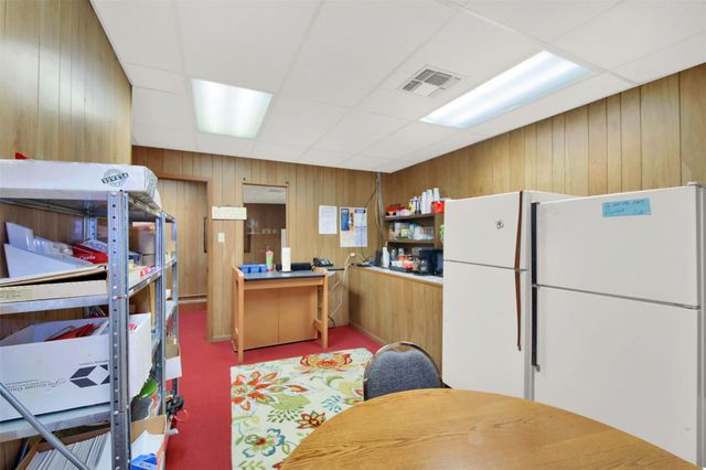 202 N Main ST N, Taylor, TX 76574