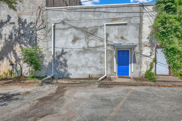 202 N Main ST N, Taylor, TX 76574
