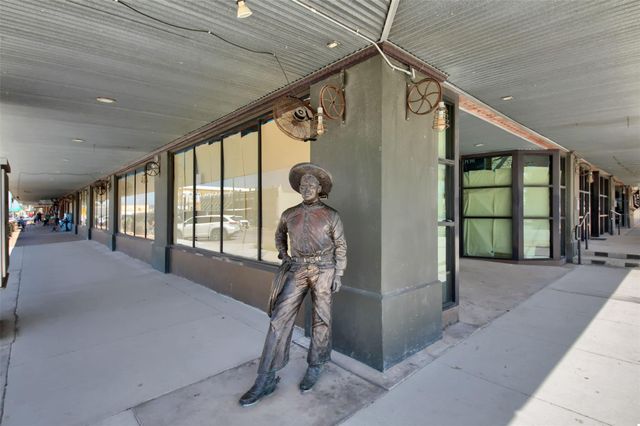 202 N Main ST N, Taylor, TX 76574