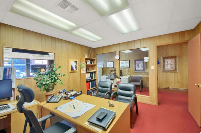 202 N Main ST N, Taylor, TX 76574