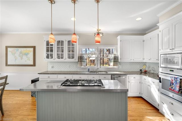 2075 Huntington Woods Drive, Lexington, NC 27295